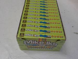 lot 226 image: 12 ct 5 oz boxes Mike and Ike Mega ...