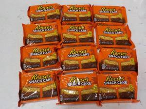 lot 252 image: Reeses Snack Cakes...
