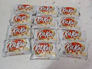 lot 253 image: Kit Kat Candy...