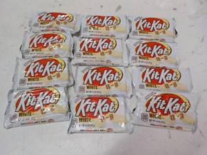 lot 255 image: Kit Kat Candy...