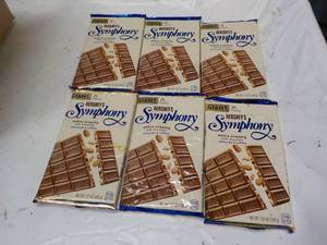 lot 261 image: Hersheys Candy...