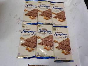 lot 263 image: Hersheys Candy...