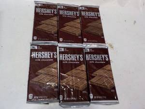 lot 265 image: Hersheys Candy...