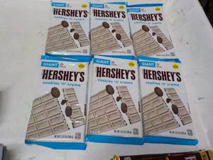 lot 267 image: Hersheys Candy...