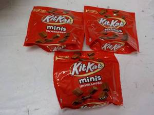 lot 272 image: 3 ct 7.6 oz bags Kit Kat Mini...