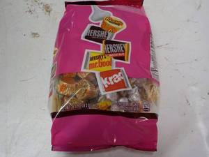 lot 300 image: 35 oz bag Party Miniature Candy...