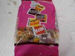 lot 307 image: 35 oz bag Party Miniature Candy...