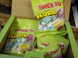 lot 309 image: Box of 12 ct bags Sweeto Flora Mars...