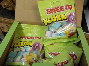 lot 310 image: Box of 12 ct bags Sweeto Flora Mars...