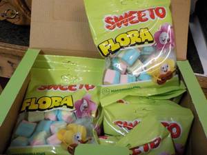 lot 311 image: Box of 12 ct bags Sweeto Flora Mars...