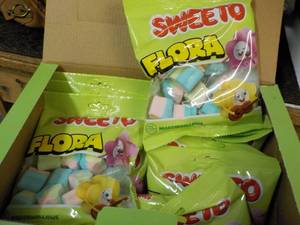 lot 312 image: Box of 12 ct bags Sweeto Flora Mars...