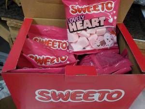 lot 317 image: Box of 12 ct bags Sweeto Lovely Hea...