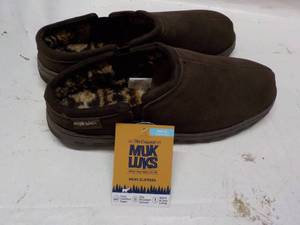 lot 335 image: MukLuks Size Mens 12 Chocolate Sli...