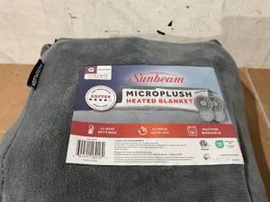 lot 233 image: Queen Size Sunbeam Blanket Grey Microplush, 12 Heat Settings, 12-Hour Auto Shut-Off, Electric Heated Blanket with Controller