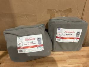 lot 378 image: Full Size Sunbeam Blanket Grey Fleece, 12 Heat Settings, 12-Hour Auto Shut-Off, Electric Heated Blanket with Controller, 84 x 72