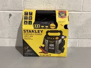 lot 493 image: STANLEY J309 600-Peak Amp-Starter and Power Station