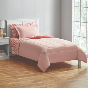 lot 116 image: 5PCS TwinTwin XL Mainstays Reversible Bed in a Bag Comforter Set with Sheets