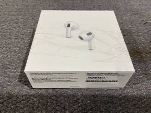lot 151 image: Apple AirPods (3rd Generation)