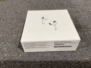 lot 152 image: Apple AirPods (3rd Generation)