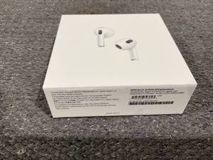 lot 154 image: Apple AirPods (3rd Generation)