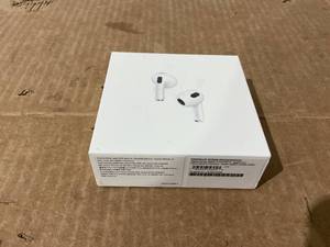 lot 267 image: Apple AirPods (3rd Generation)