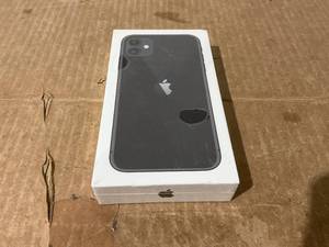 lot 293 image: Apple iPhone 11, 64GB