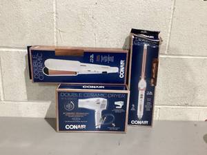 lot 540 image: Lot of 3 Miscenalleous Conair Hair Accessories