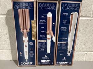 lot 556 image: Lot of 3 Miscenalleous Conair Hair Accessories