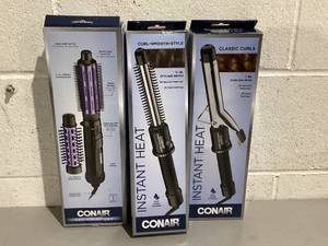 lot 558 image: Lot of 3 Miscenalleous Conair Hair Accessories