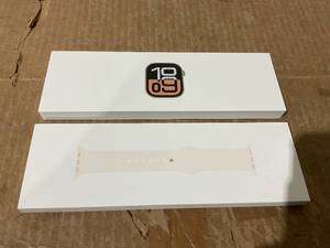 lot 61 image: Apple Watch Series 10 GPS 42mm Rose Gold Aluminum Case