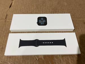 lot 65 image: Apple Watch SE (2nd Gen) GPS 40mm Smartwatch with Midnight Aluminum Case
