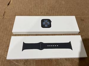 lot 68 image: Apple Watch SE (2nd Gen) GPS 40mm Smartwatch with Midnight Aluminum Case