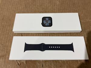 lot 78 image: Apple Watch SE (2nd Gen) GPS 44mm Smartwatch with Midnight Aluminum Case