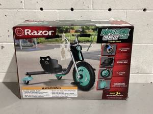 lot 722 image: Razor RipRider 360 Mini - Teal, 360 Degrees Caster Tricycle, Easy Drifting, for Child Ages 3