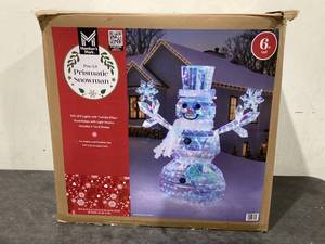 lot 689 image: Members Mark 6 570 LED Pre-Lit Prismatic Snowman Iridescent Finish