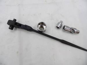 lot 84 image: Ratchet ,sockets