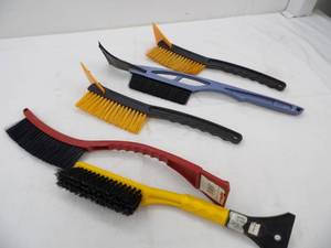 lot 97 image: snow brushes