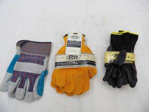 lot 119 image: Gloves