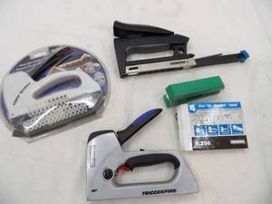 lot 125 image: Staplers