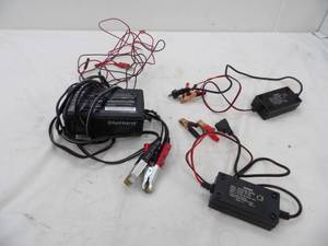 lot 146 image: Die Hard Battery Charger