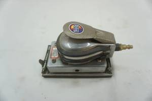 lot 25 image: Orbital jitterbug sander