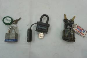 lot 27 image: padlocks