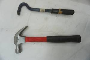 lot 36 image: Hammer , Claw bar