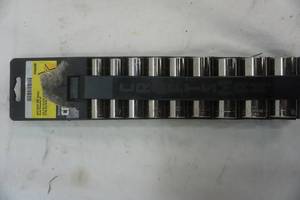 lot 81 image: Craftsman deep socket set