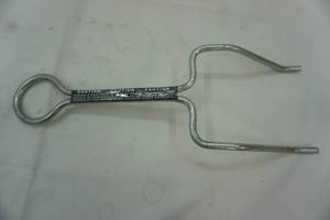 lot 4 image: Tank Towing handle