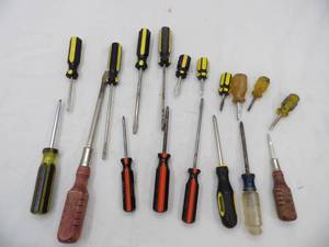lot 177 image: screwdrivers