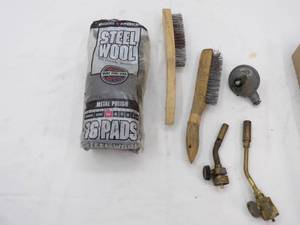 lot 194 image: Steel wool