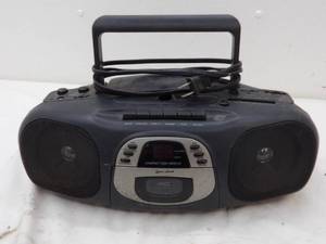 lot 221 image: Lennox compact stereo