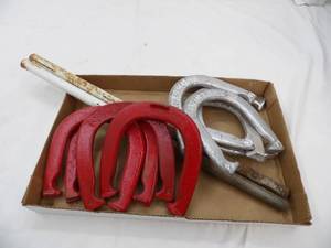lot 227 image: Horse shoe set