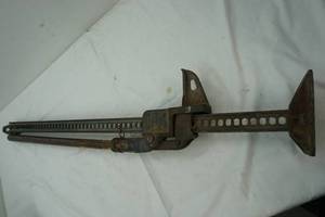lot 246 image: Handyman jack